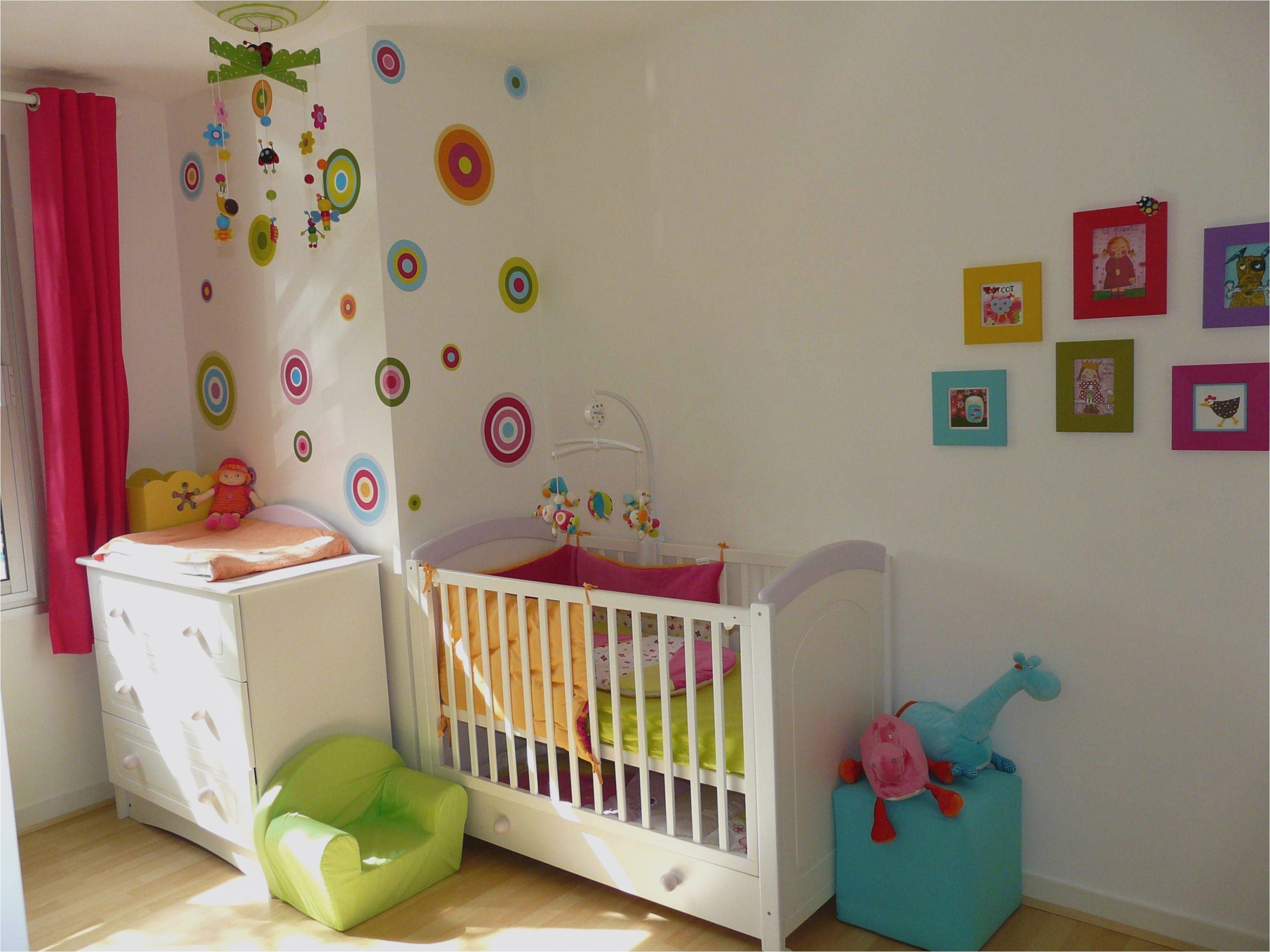étagère murale chambre bébé