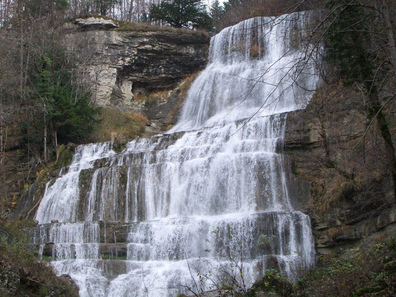 chambre d'hote jura cascade du herisson