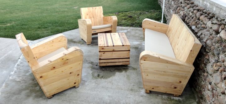 meubles en bois déjà montés