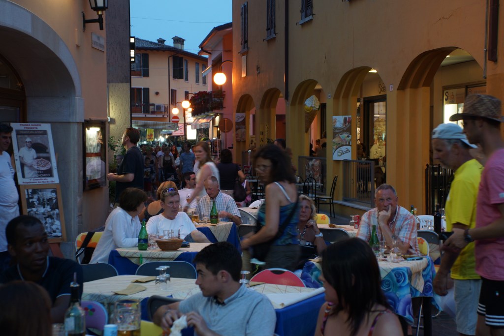 manerba del garda shopping