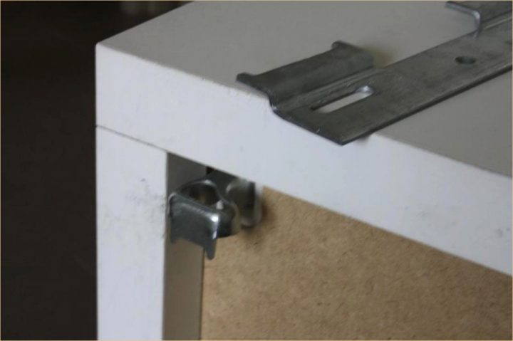 rail de fixation meuble haut