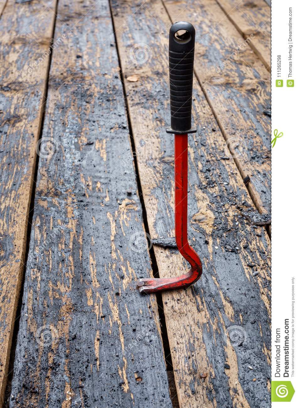 in rostigen nagel getreten