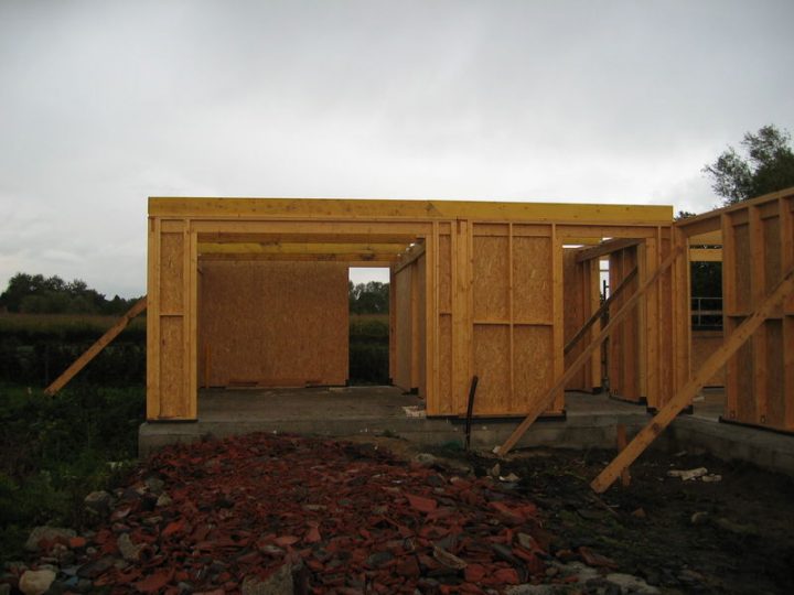 13 – Charpente Du Toit Plat Du Garage Et Entrée – Album destiné Charpente Toit Plat Ossature Bois