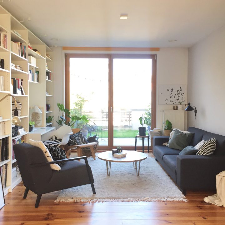 15 Erreurs À Éviter En Déco | Pierre Papier Ciseaux destiné Meuble Derriere Canapé