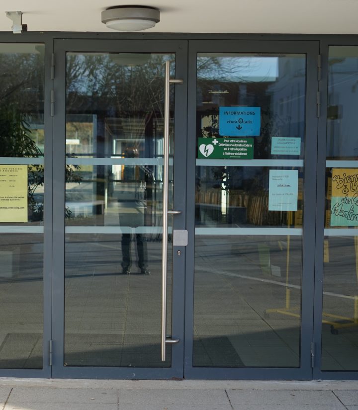 porte hall d’entrée immeuble