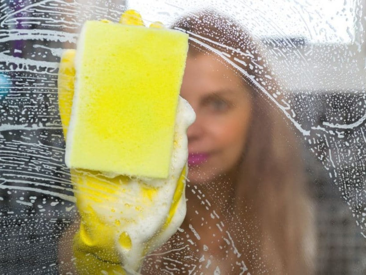 3 Astuces Nettoyage Pour Une Porte De Douche Propre Plus Longtemps encequiconcerne Nettoyer Paroi De Douche
