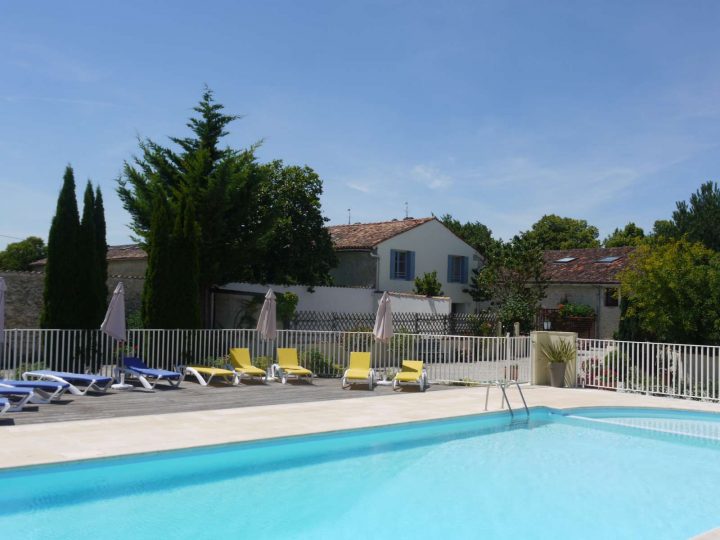 3 Bedroom (Sleeps 6) Holiday Cottage Saint-Jean-D'angély encequiconcerne Chambre D Hote Saint Jean D Angely