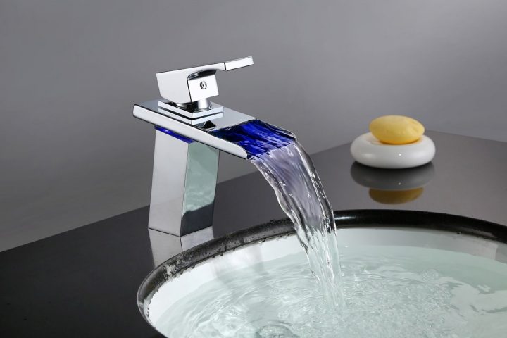 5 Robinets Cascade Originaux Et Pas Cher – Petite Salle De Bain pour Robinet Salle De Bain Pas Cher 5 Robinets Cascade Originaux Et Pas Cher – Petite Salle De Bain pour Robinet Salle De Bain Pas Cher