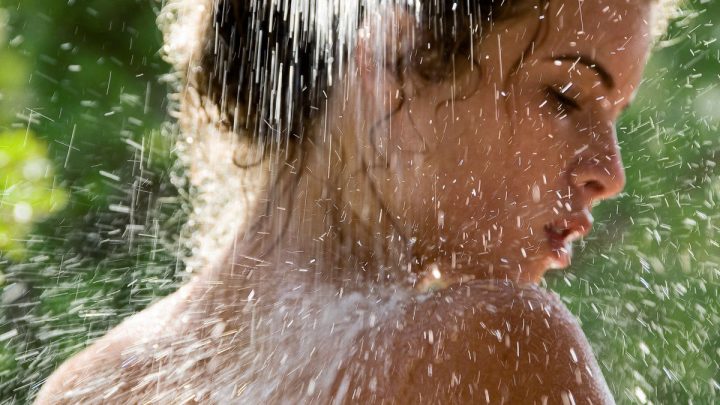 6 Erreurs À Ne Pas Faire Sous La Douche : Femme Actuelle Le Mag dedans Faire L Amour Sous La Douche Comment Faire