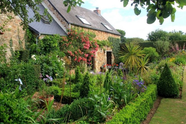 A Saint Pierre D'Arthéglise – Chaux Des Jardins | Jardin à Chaux Jardin A Saint Pierre D'Arthéglise – Chaux Des Jardins | Jardin à Chaux Jardin