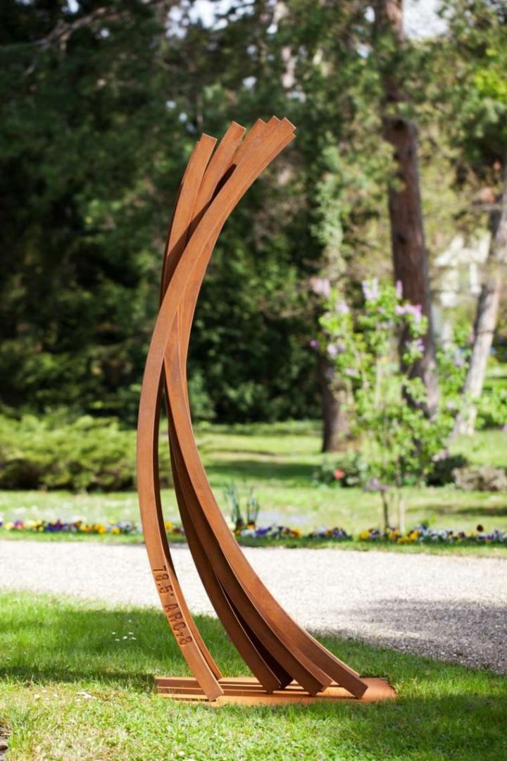 Acier Corten : 50 Idées De Déco Jardin Très Tendance encequiconcerne Objets Decoration Jardin Exterieur