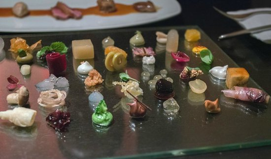 Alinea, Chicago – Lincoln Park – Updated 2019 Restaurant encequiconcerne Alinea Cuisine