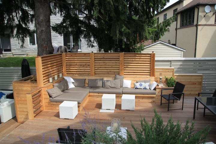 Aménagement D'Une Terrasse De Bois Avec Écrans En Bois De encequiconcerne Idées Terrasses Extérieures