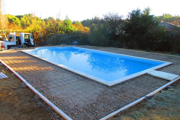 Aménagement Extérieur De Piscine : Techniques Et Matériaux tout Dalles Caoutchouc Piscine