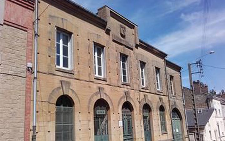 Ancien Bains-Douches Municipaux (Secteur De Mohon) Sis 28-30 intérieur Bains Douches Municipaux