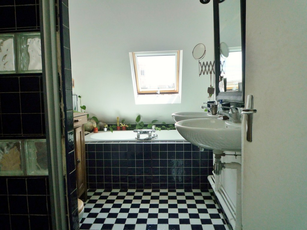 Anciennes Chambres De Bonnes Avec Terrasse À Vendre Paris 10E avec Achat Chambre De Bonne Paris