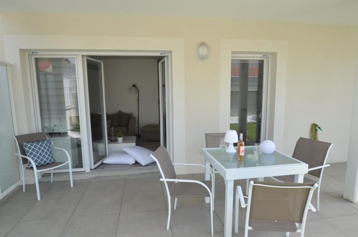 Apartment T2 Terrasse Plein Sud + Garage Voiron Criel encequiconcerne La Salle À Manger Voiron