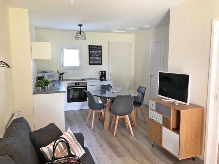 Appartement Location – Golf Pont Royal ~ Jason Smith Immobilier destiné Meubles Pont Royal