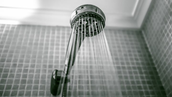 Astuce : Comment Déboucher Une Douche ? serapportantà Comment Déboucher Une Douche