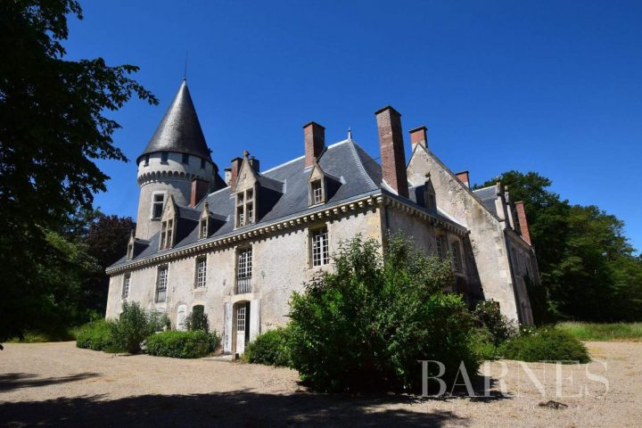 Au Centre De La France Un Château, Une Gentilhommière Et avec Chambre D Hote Saint Amand Montrond