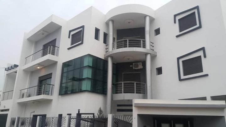 Aux Almadies Une Somptueuse Villa R+2 A Louer De 400 M² intérieur Louer Une Chambre Chez Soi Aux Almadies Une Somptueuse Villa R+2 A Louer De 400 M² intérieur Louer Une Chambre Chez Soi