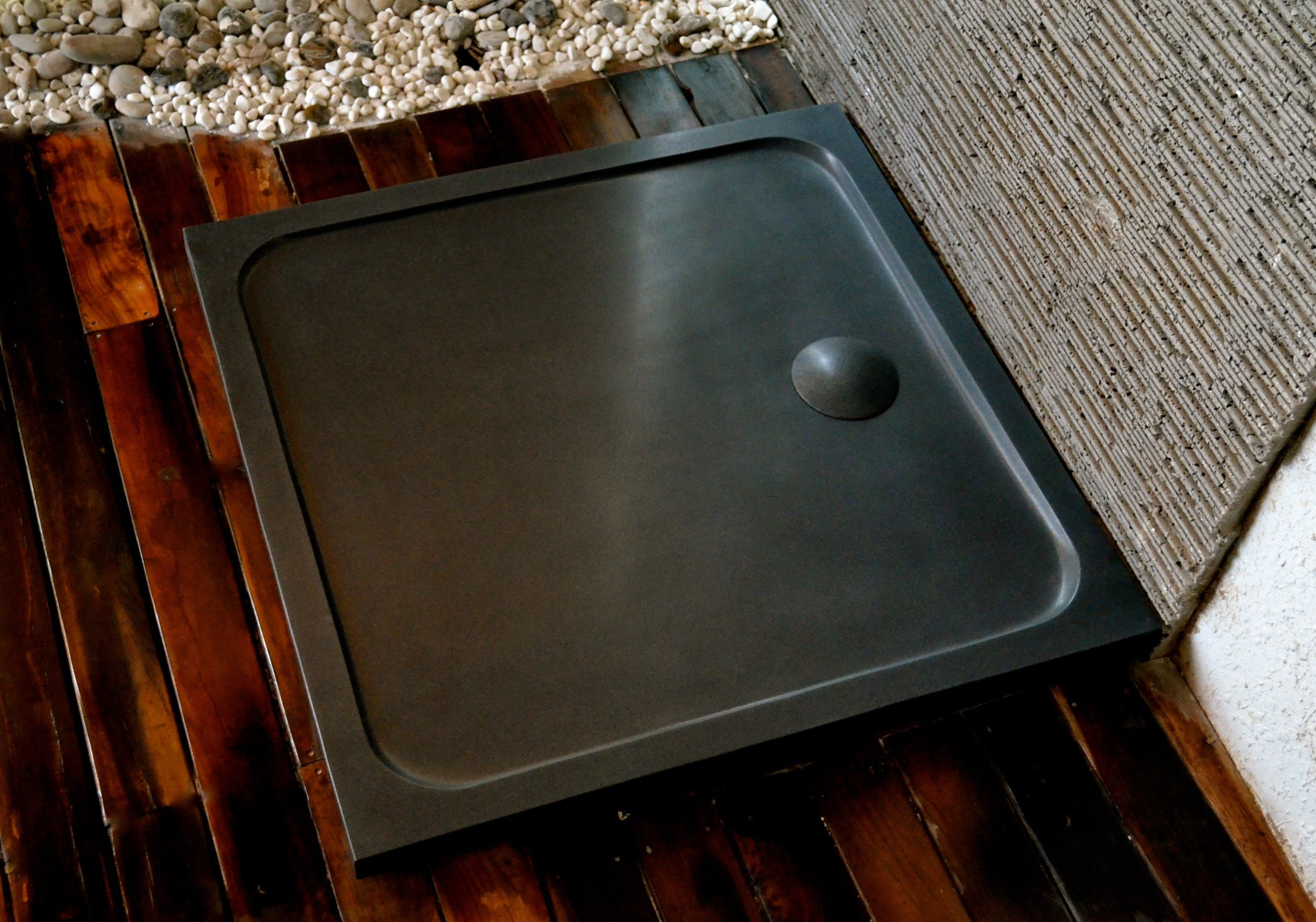 Bac De Douche En Pierre 100X100 Granit Noir Squarium Shadow serapportantà Receveur Douche 100X100