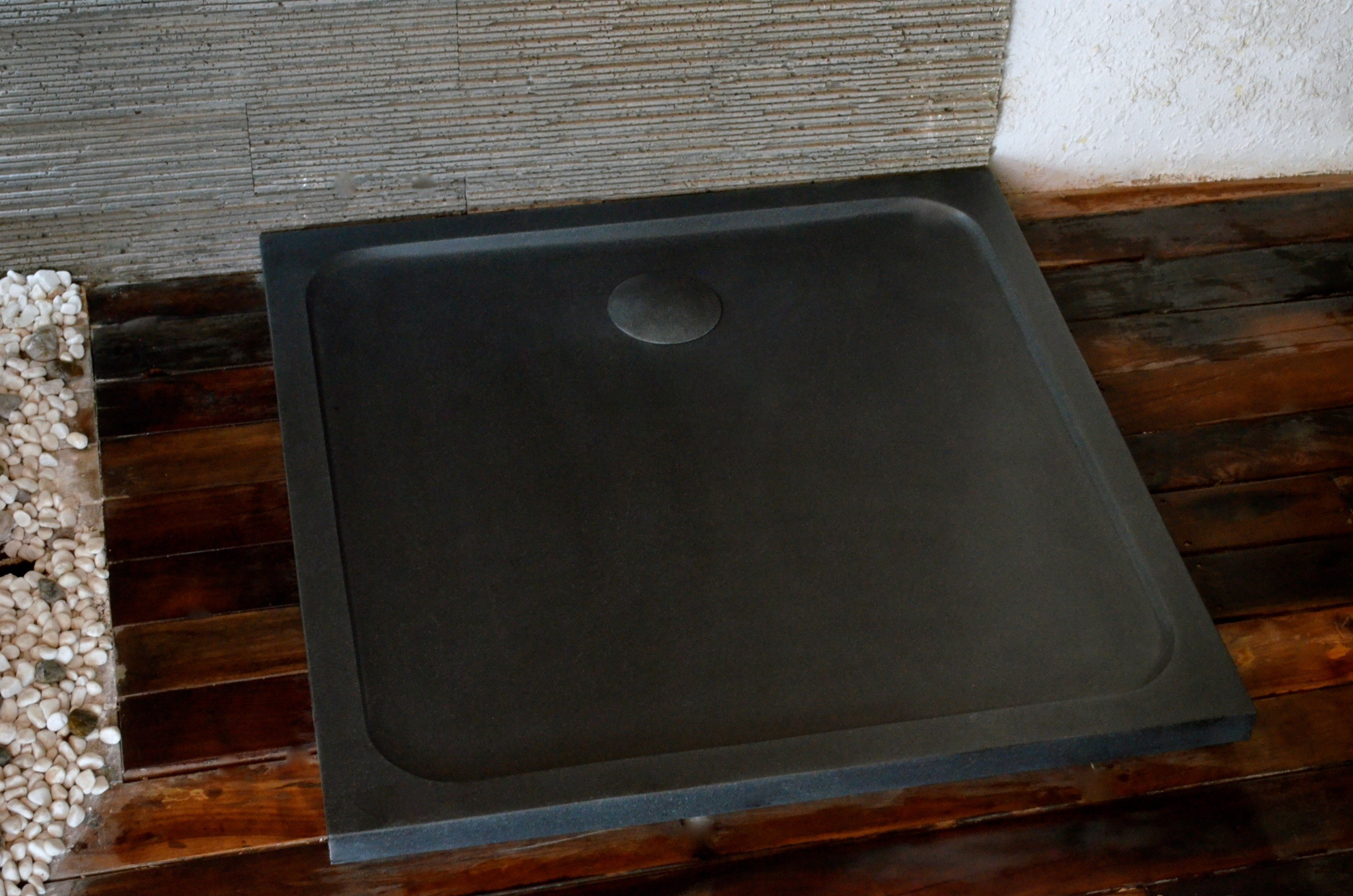 Bac De Douche En Pierre 100X100 Granit Noir Squarium Shadow tout Receveur Douche 100X100