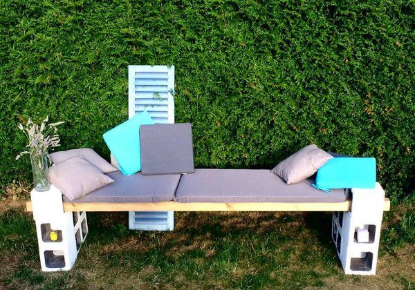 Banc De Jardin – Fabriquer Banc En Bois Et Parpaings serapportantà Fabriquer Banquette Balcon