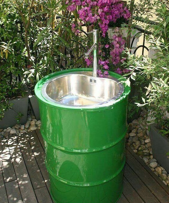 Baril Recyclé En Lavabo | Évier De Jardin, Amenagement à Evier De Jardin Baril Recyclé En Lavabo | Évier De Jardin, Amenagement à Evier De Jardin