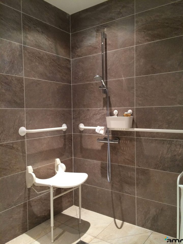 Barres D’appui Salle De Bain Pmr – Amrconcept encequiconcerne Salle De Bain Pour Handicapé