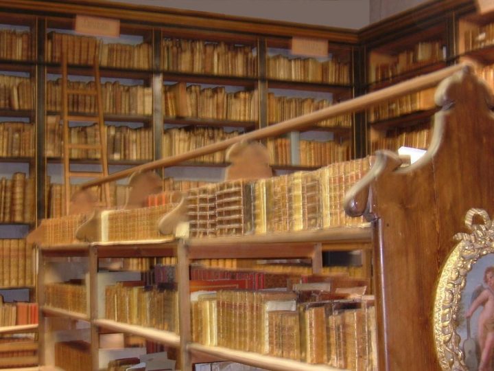 Bibliothèque Inguimbertine — Wikipédia encequiconcerne Bibliothèque But