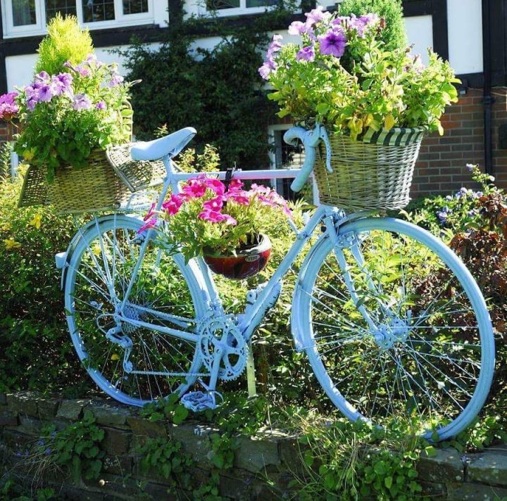 Bicycle And Flowers♥ ♥ | Jardins, Vieille Bicyclette Et intérieur Velo Deco Jardin