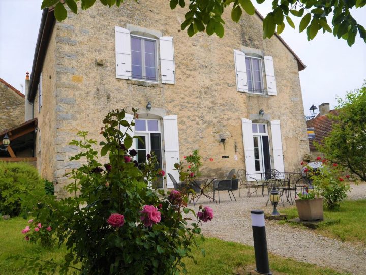 Bienvenue À La Chambre D'hôtes De La Maison Eusebia encequiconcerne Chambre D Hote Chateau Chalon