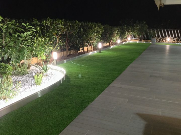 Bordure De Jardin En Aluminium Brut Avec Éclairage Led dedans Bordure De Jardin