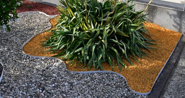 Bordure Volige Souple Pour Massif Parterre Séparation encequiconcerne Delimitation Jardin