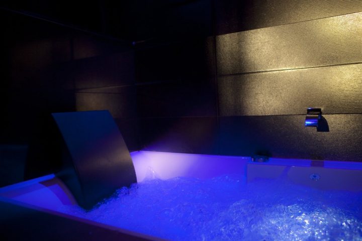 Boutique Hotel Paris 9 – Hotel Design Secret De Paris dedans Hotel Avec Jacuzzi Privatif