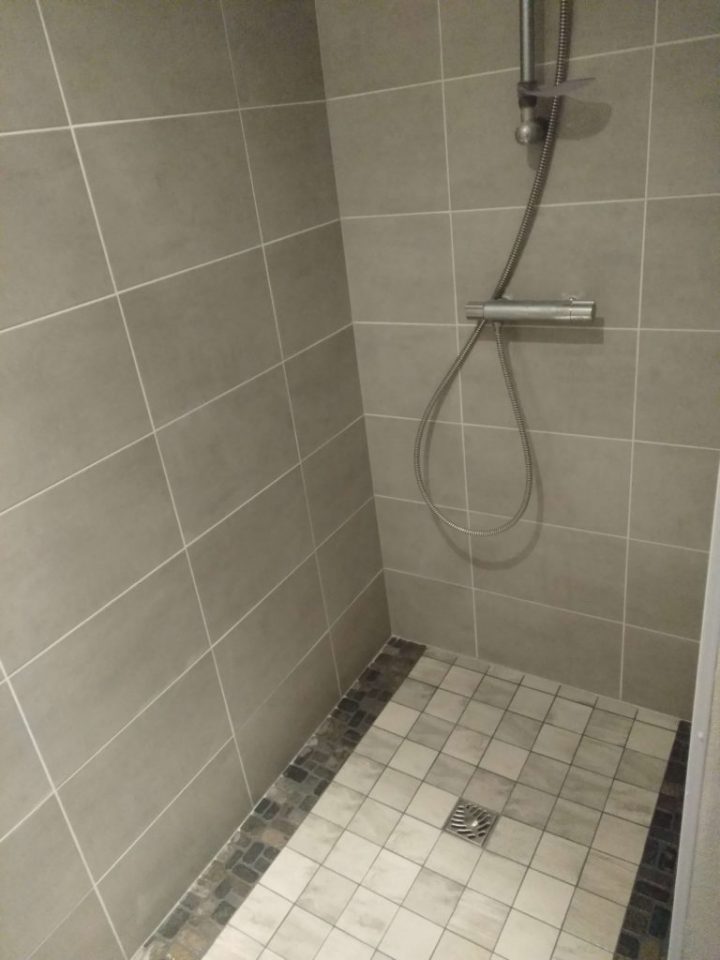 Bp Carrelage | Services De Pose De Carrelage, Faïence avec Carrelage Pour Douche À L Italienne