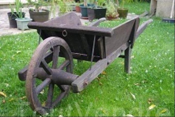 Brouette En Bois Ancienne Chariez 70000 Jardin & Piscine intérieur Brouette Deco Jardin