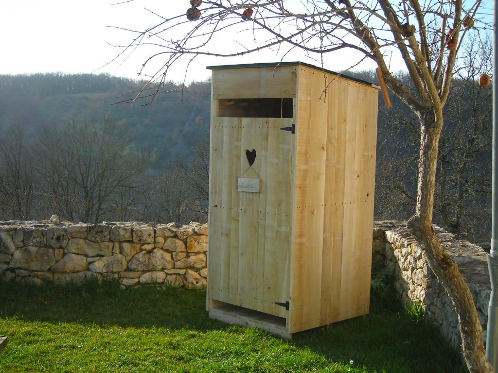 Cabane De Toilette Sèche Extérieur Écologique, En Bois intérieur Cabine De Plage En Kit