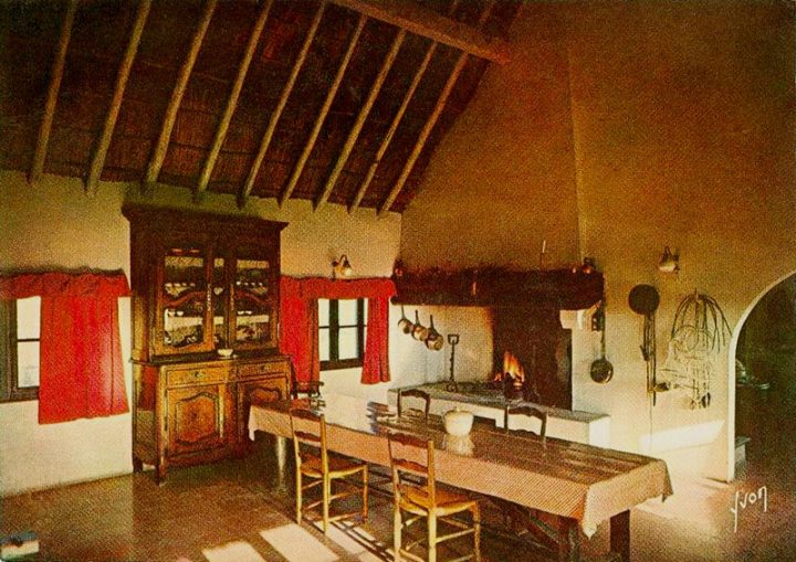 Cabanes Hôtelières Et Maisons À La Gardiane – Christian intérieur Interieur Delamaison