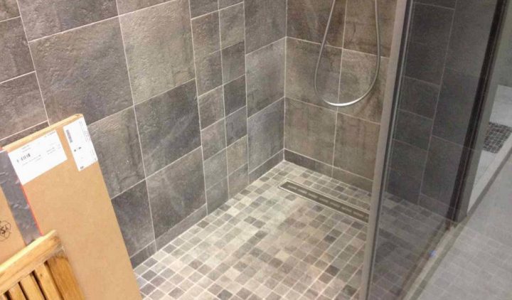 Carrelage Antidrapant Cuisine Professionnelle Carrelage serapportantà Carrelage Antidérapant Salle De Bain Castorama