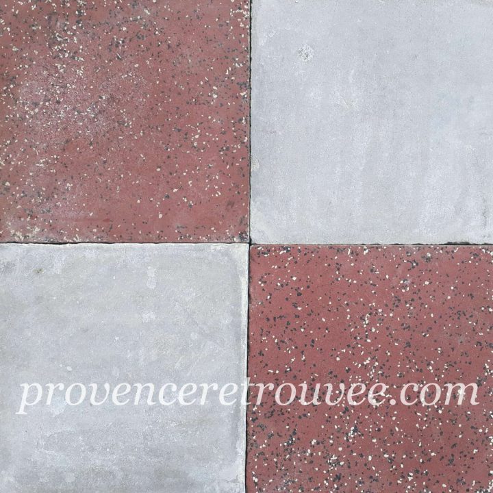 Carrelage Damier Ancien En Ciment Rouge Bordeaux Et Gris avec Carreaux De Ciment Bordeaux Carrelage Damier Ancien En Ciment Rouge Bordeaux Et Gris avec Carreaux De Ciment Bordeaux