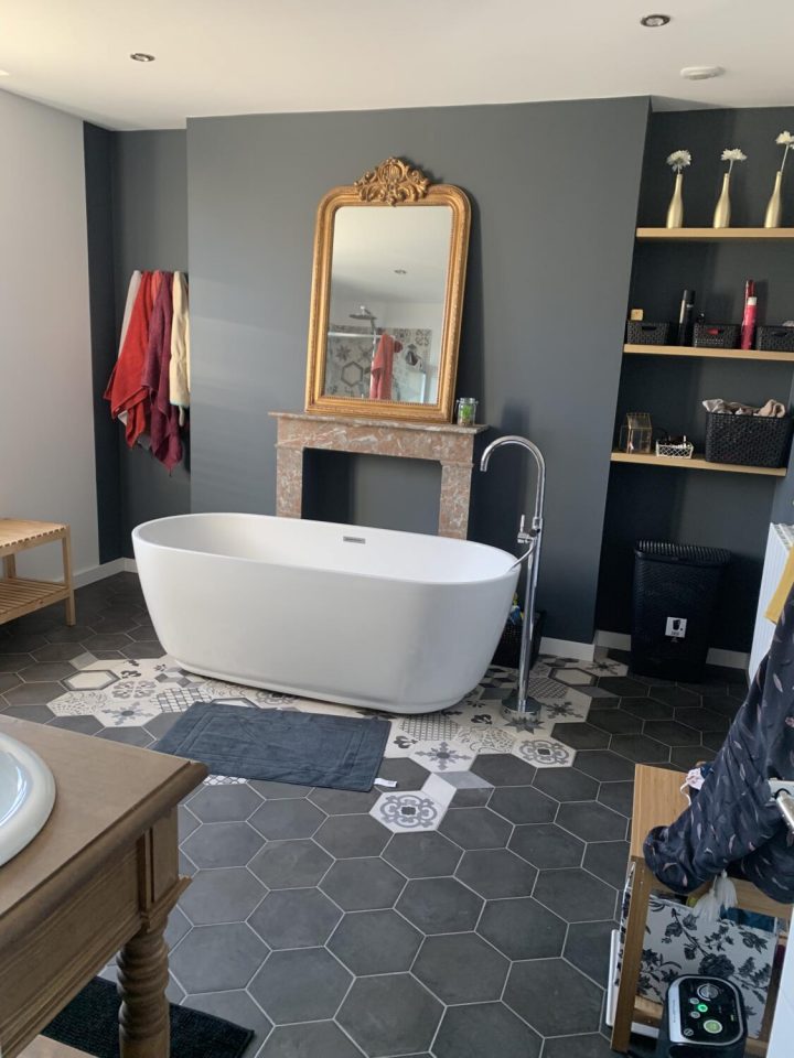 Carrelage De Salle De Bain : 30 Idées Pour Vous Inspirer à Carrelage Sol Salle De Bain Antidérapant