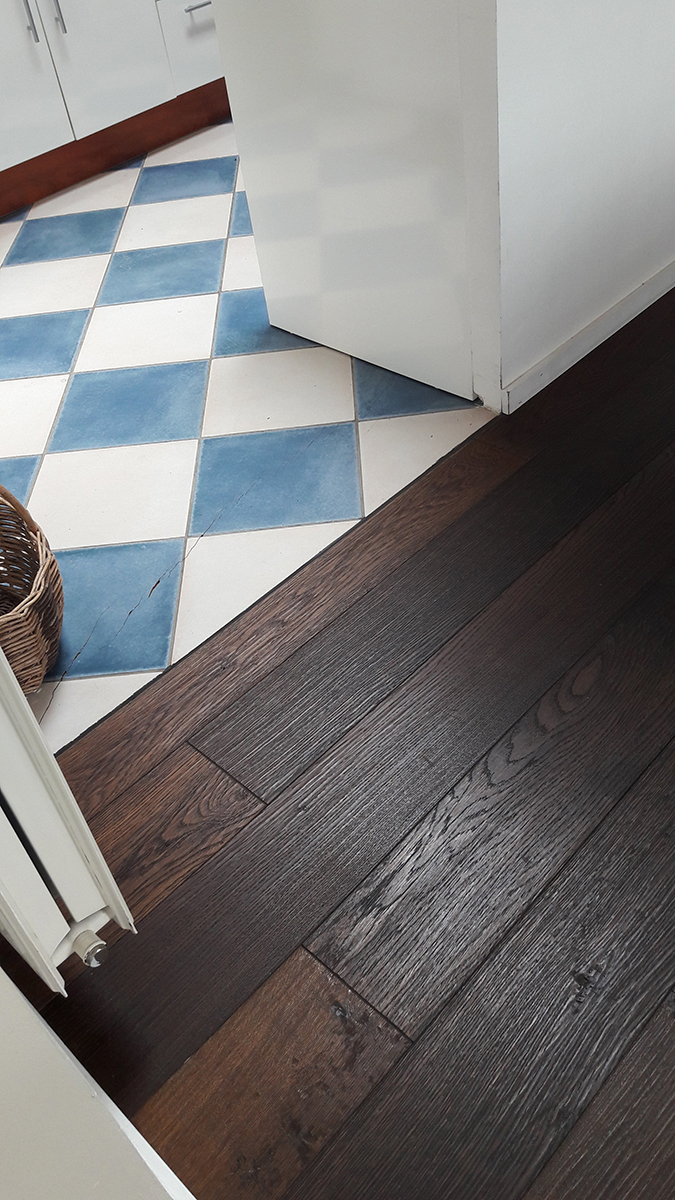 Carrelage Et Parquet : Bien Accorder Ses Revêtements | E serapportantà Parquet Salon Salle A Manger