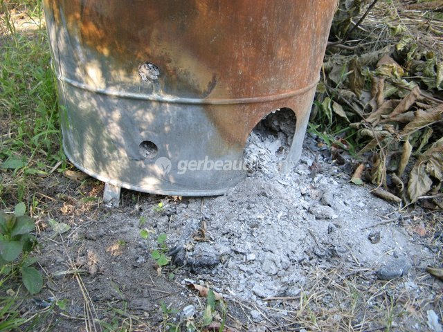 Cendre De Bois Et Jardinage Écologique dedans Incinerateur De Jardin