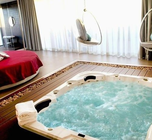 Chambre Avec Jacuzzi Privatif Lorraine Quoet 49 Élégant serapportantà Chambre Avec Jacuzzi Privatif Lorraine