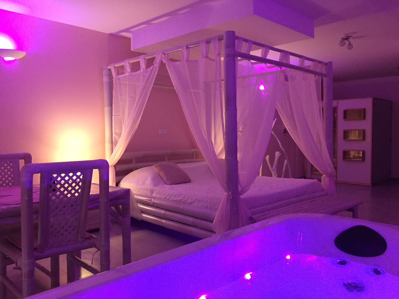 Chambre avec jacuzzi privatif à Chartres - Le Relais du Silence Saint-Pierre