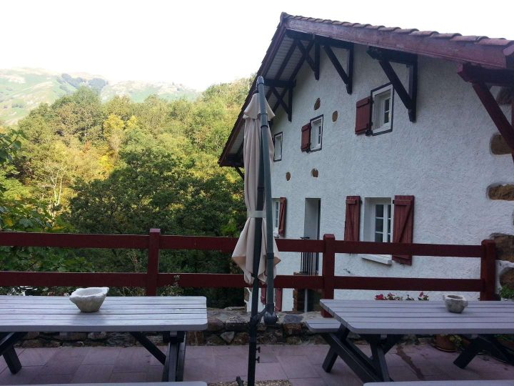 Chambres D'hôtes Agorerreka : Hôtel Et Autre Hébergement à Chambres D Hotes Saint Etienne De Baigorry