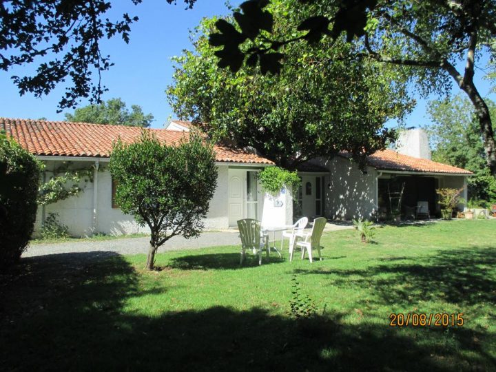 Chambres D'hôtes Barbecane, Marans – Updated 2020 Prices encequiconcerne Chambres D Hotes Vendée Bord De Mer