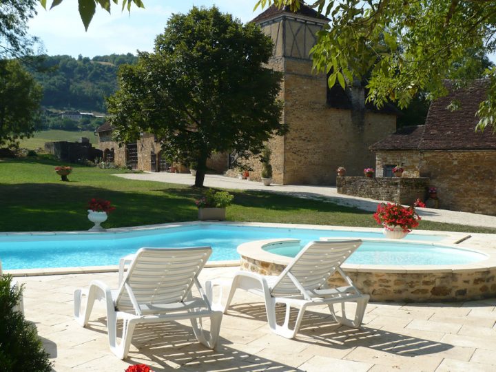 Chambres D'hôtes Domaine Des Granges, Chambre Familiale à Chambres D Hotes Beaulieu Sur Dordogne